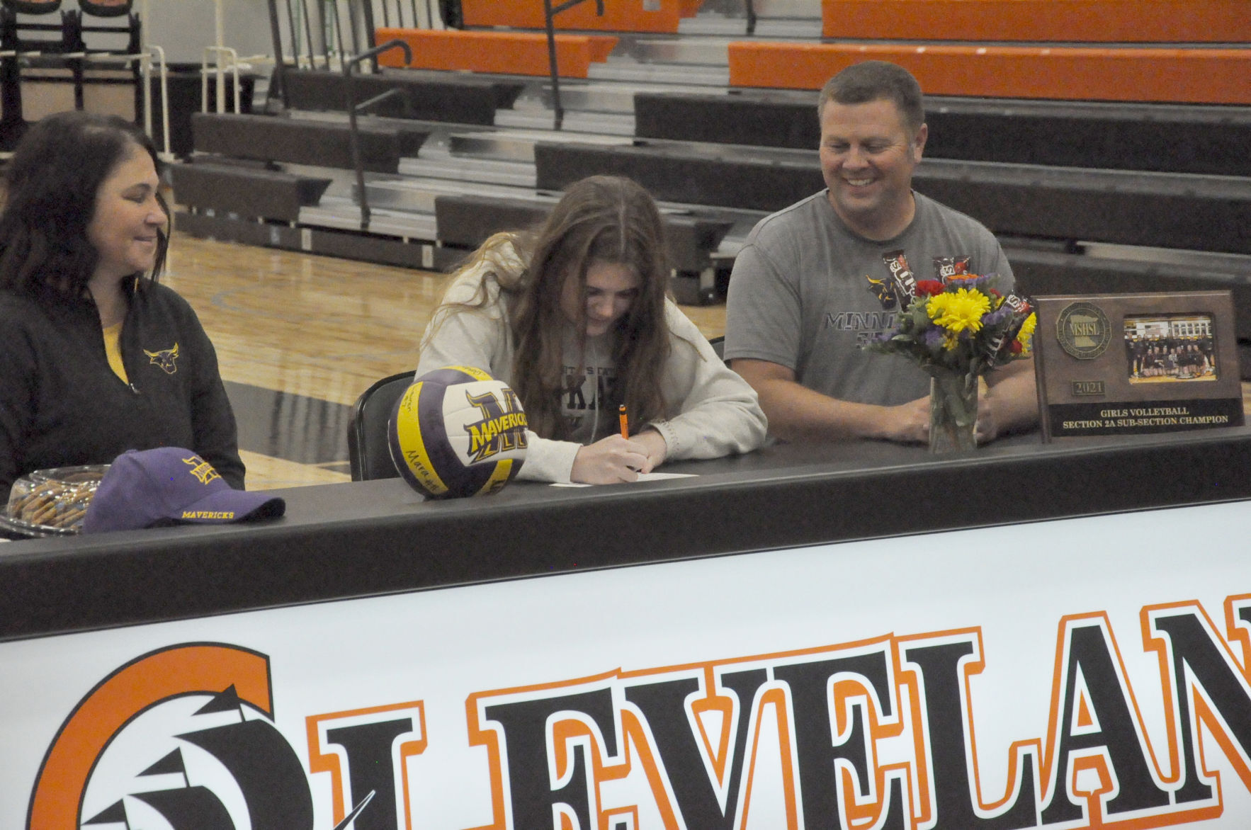 211118 sph spt Emily Kern Signing.JPG